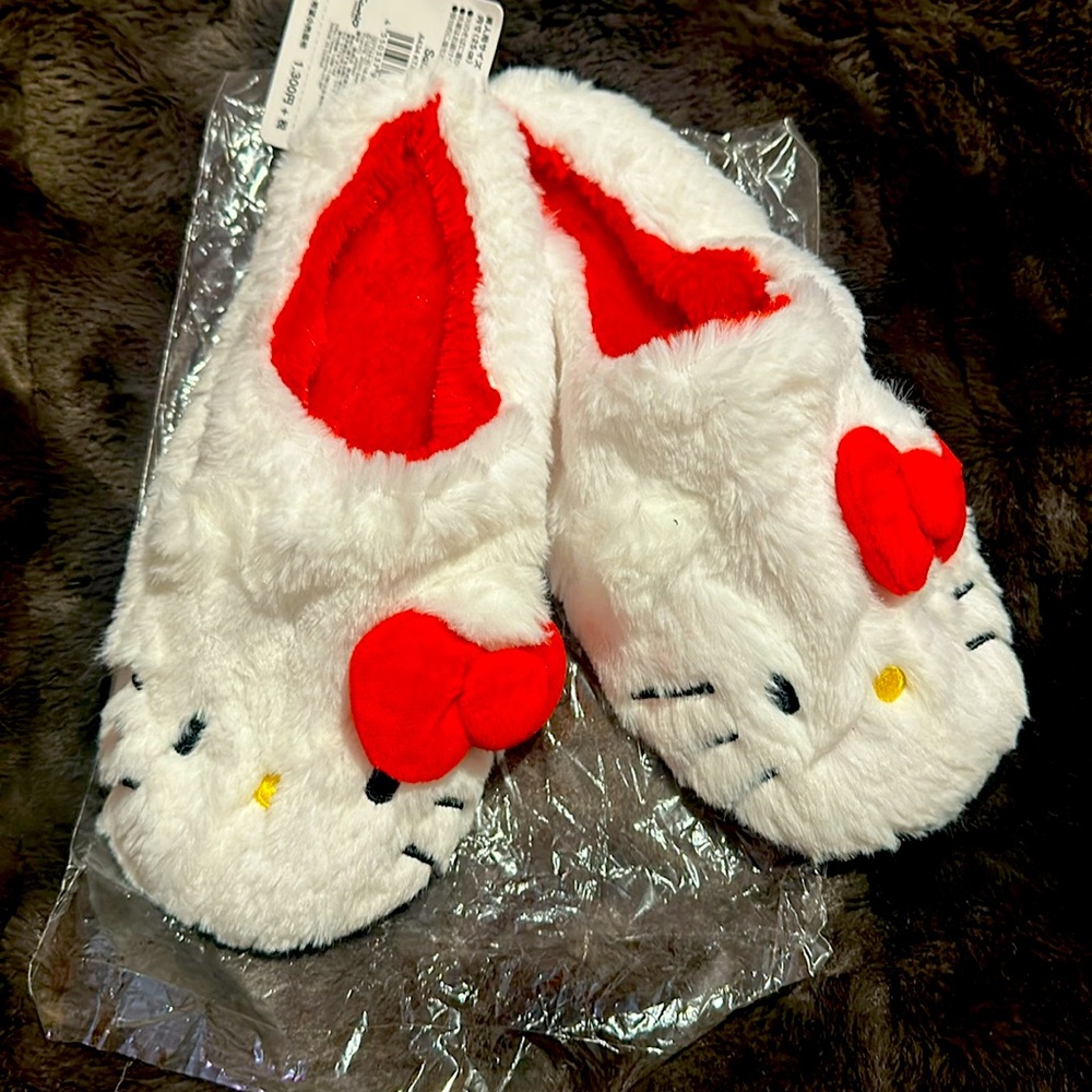 Hello Kitty Slippers